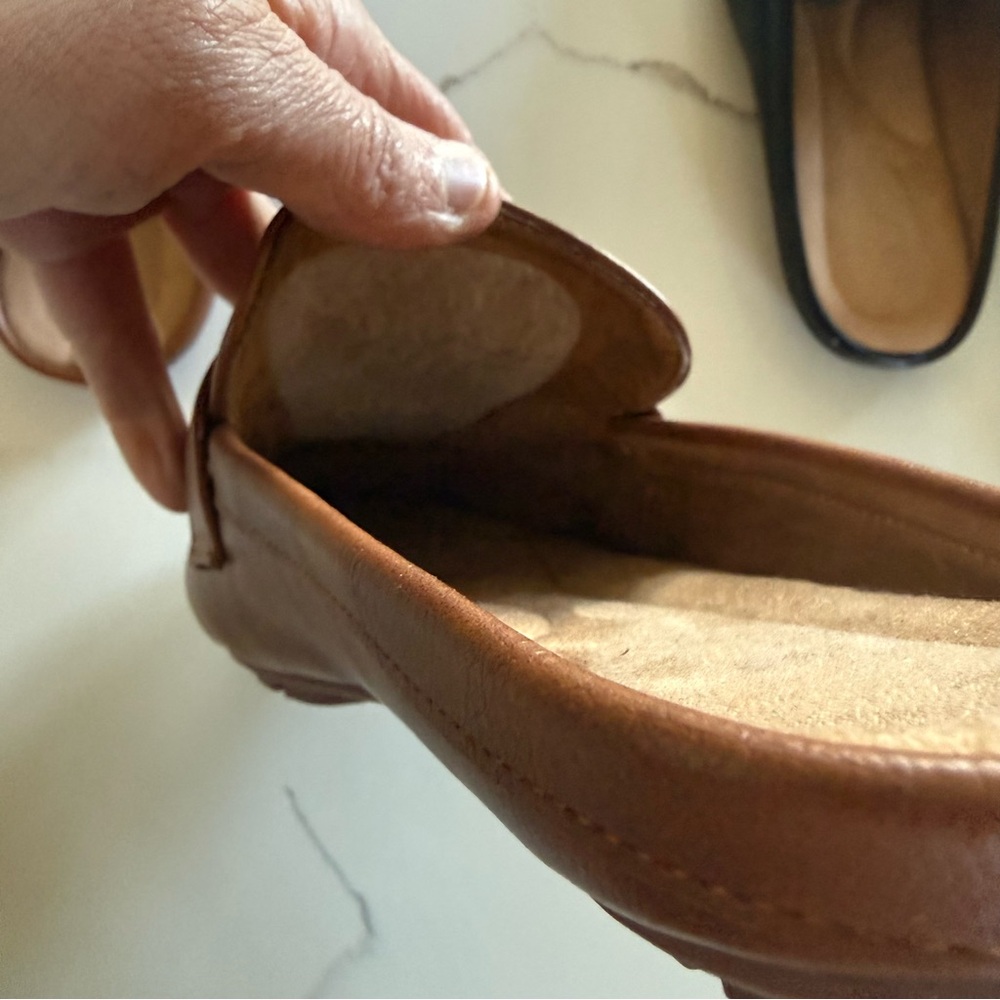 2 Pair Mules Slip On Flat Shoes Cushioned Insoles Lug Soles Black Camel 8- 8 1/2 - Picture 12 of 16